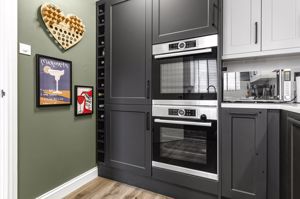 Kitchen Oven- click for photo gallery